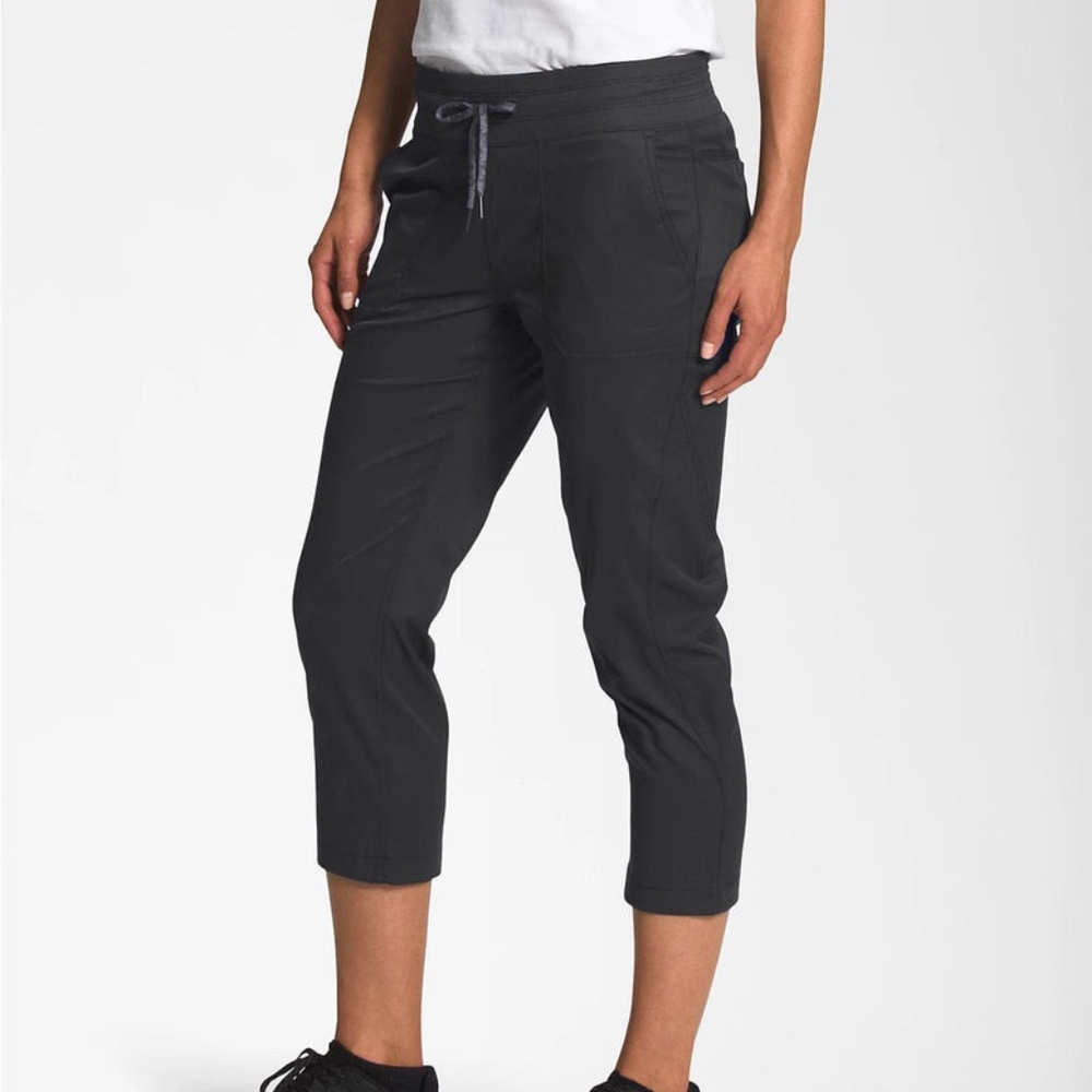 THE NORTH FACE Women's Aphrodite Motion Capri Pant - Black XXL PRICE FIRM